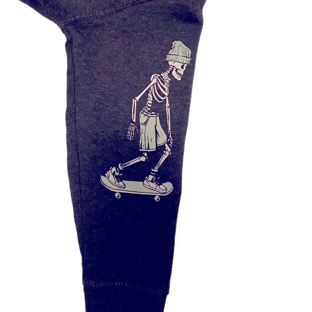 EUC Skeleton Skateboard Graphic Sweatshirt Size S 6/7